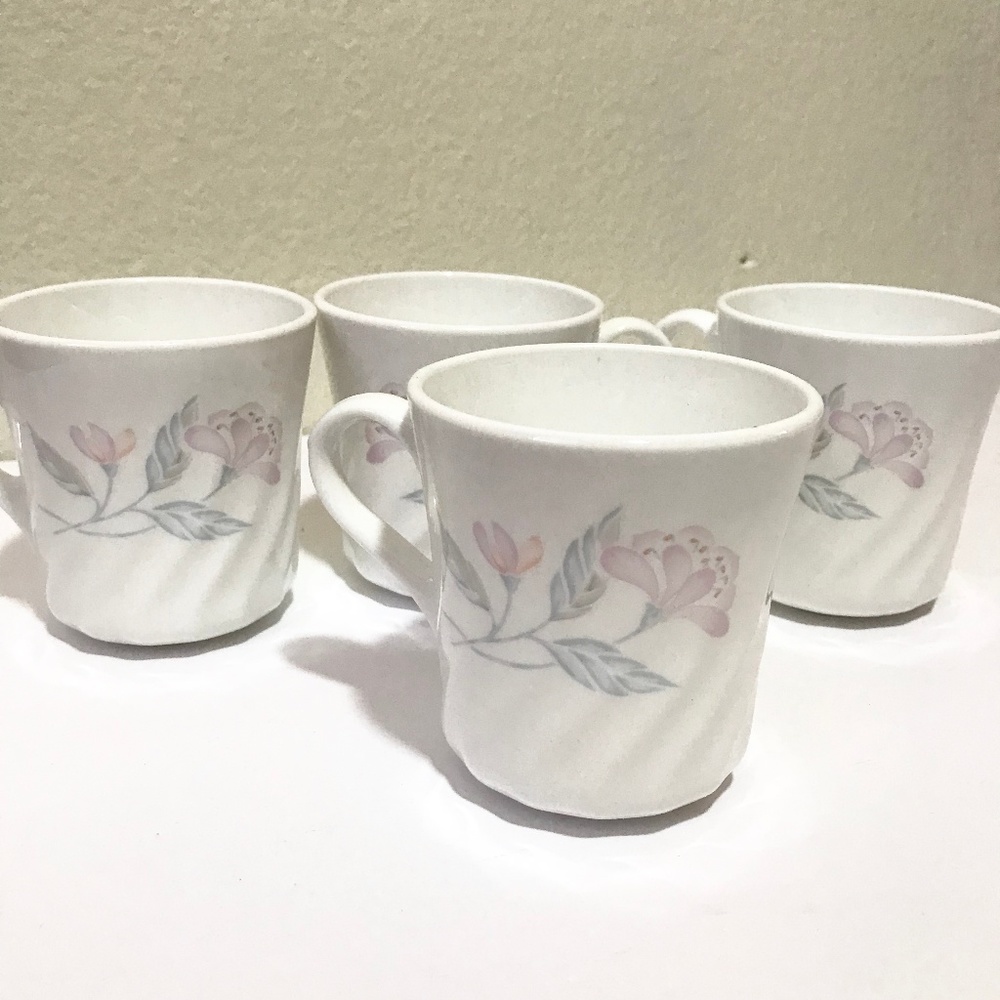 4x Vintage floral Corningware mugs